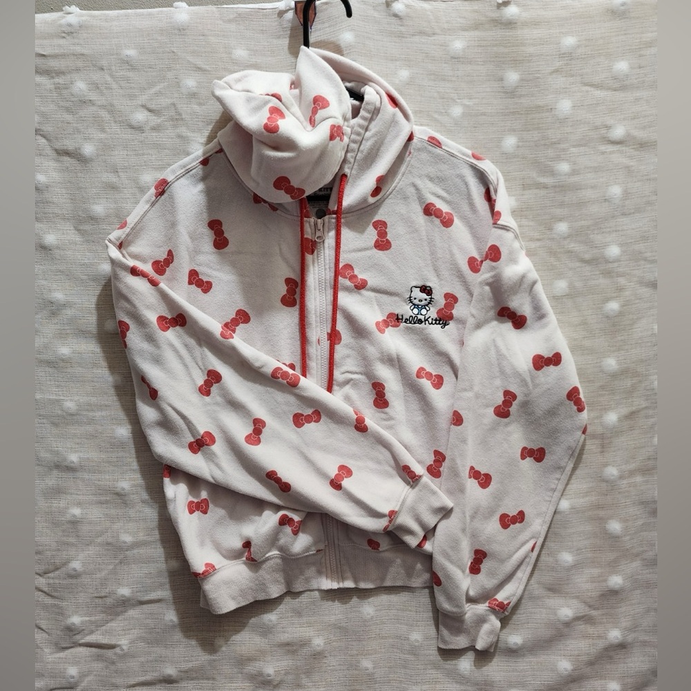 Hello Kitty Women's Hoodie size Medium